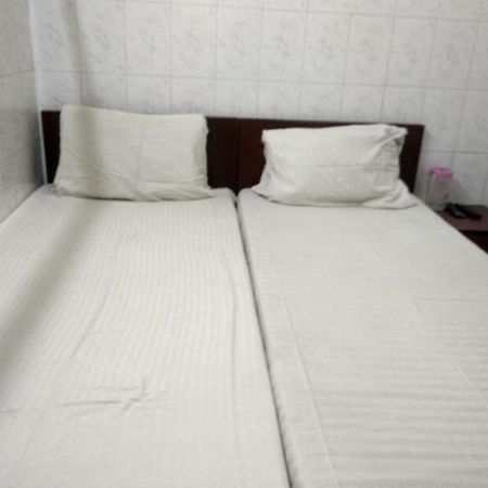 Spot On 80584 Pudur Lucky Mansion Hotel Csennai Kültér fotó